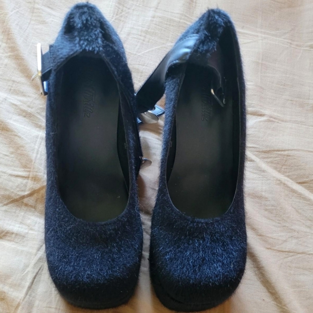Sugar Thrillz Black Fuzzy Kitty Platform Heels